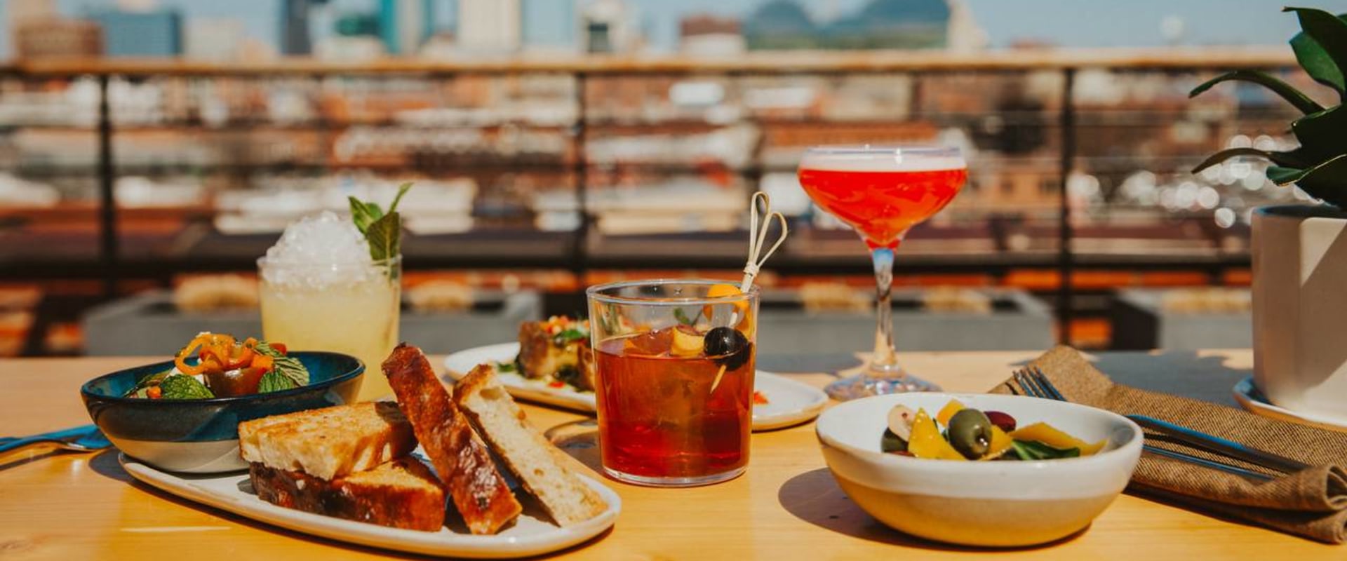Exploring the Best Rooftop Dining Options in Kansas City, Missouri